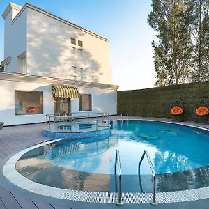 Country & By Radisson Chandigarh Чандигарх